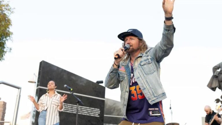 Quebec City Cancels Concert of Pro-Trump Musician Amid Controversy